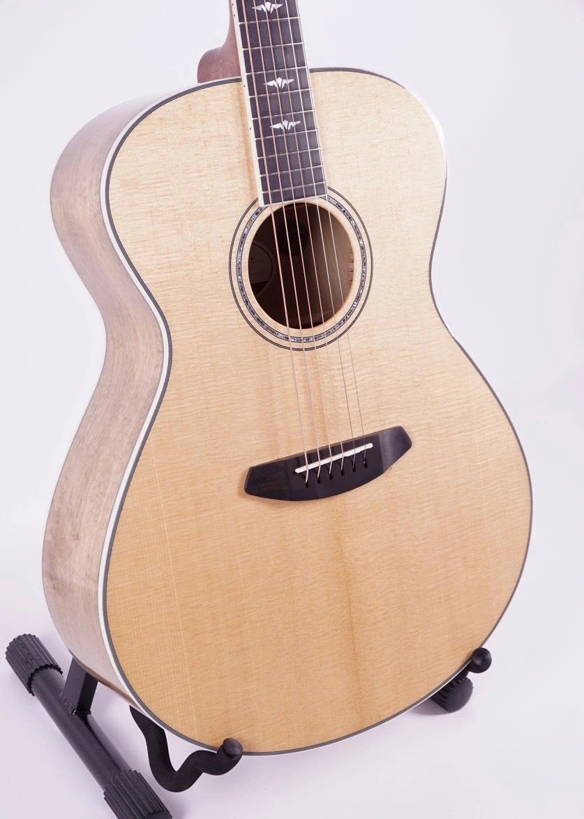 Breedlove Stage Exotic Concerto E - Myrtlewood 1 Breedlove Stage Exotic Concerto E - Myrtlewood
