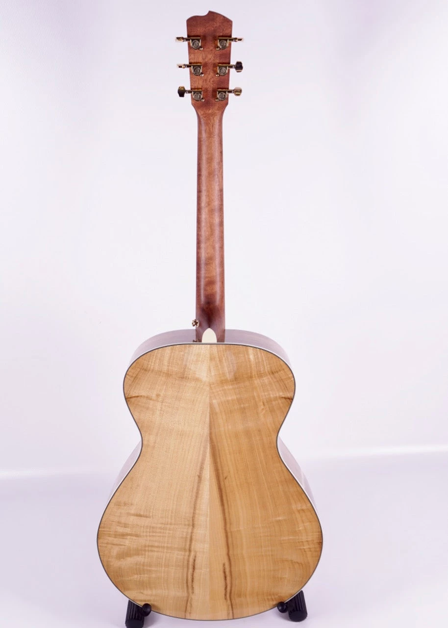 Breedlove Stage Exotic Concerto E - Myrtlewood 4 Breedlove Stage Exotic Concerto E - Myrtlewood