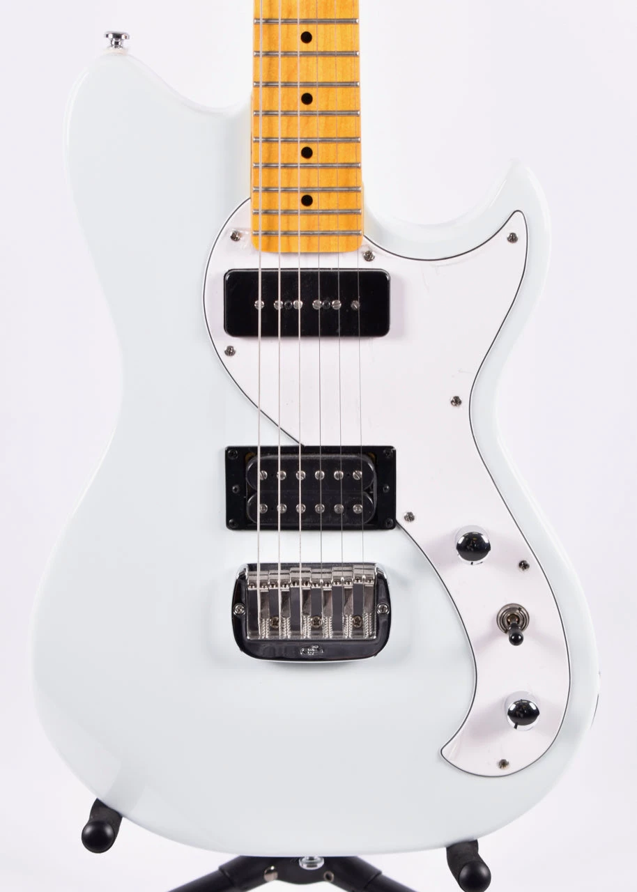 G&L Tribute Fallout, Sonic Blue 3 G&L Tribute Fallout, Sonic Blue