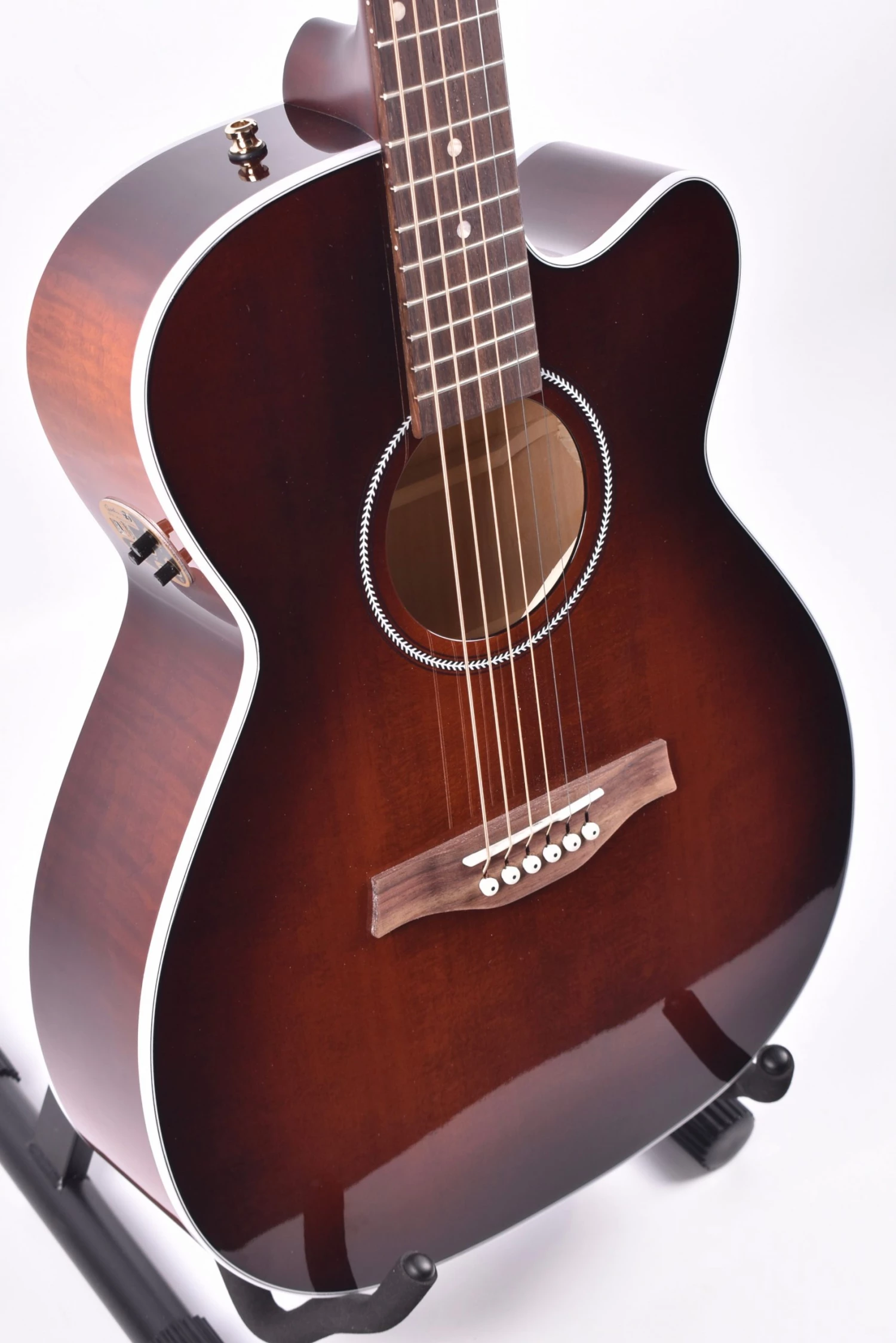 Seagull Performer CW Concert Hall Burnt Umber QIT 1 Seagull Performer CW Concert Hall Burnt Umber QIT